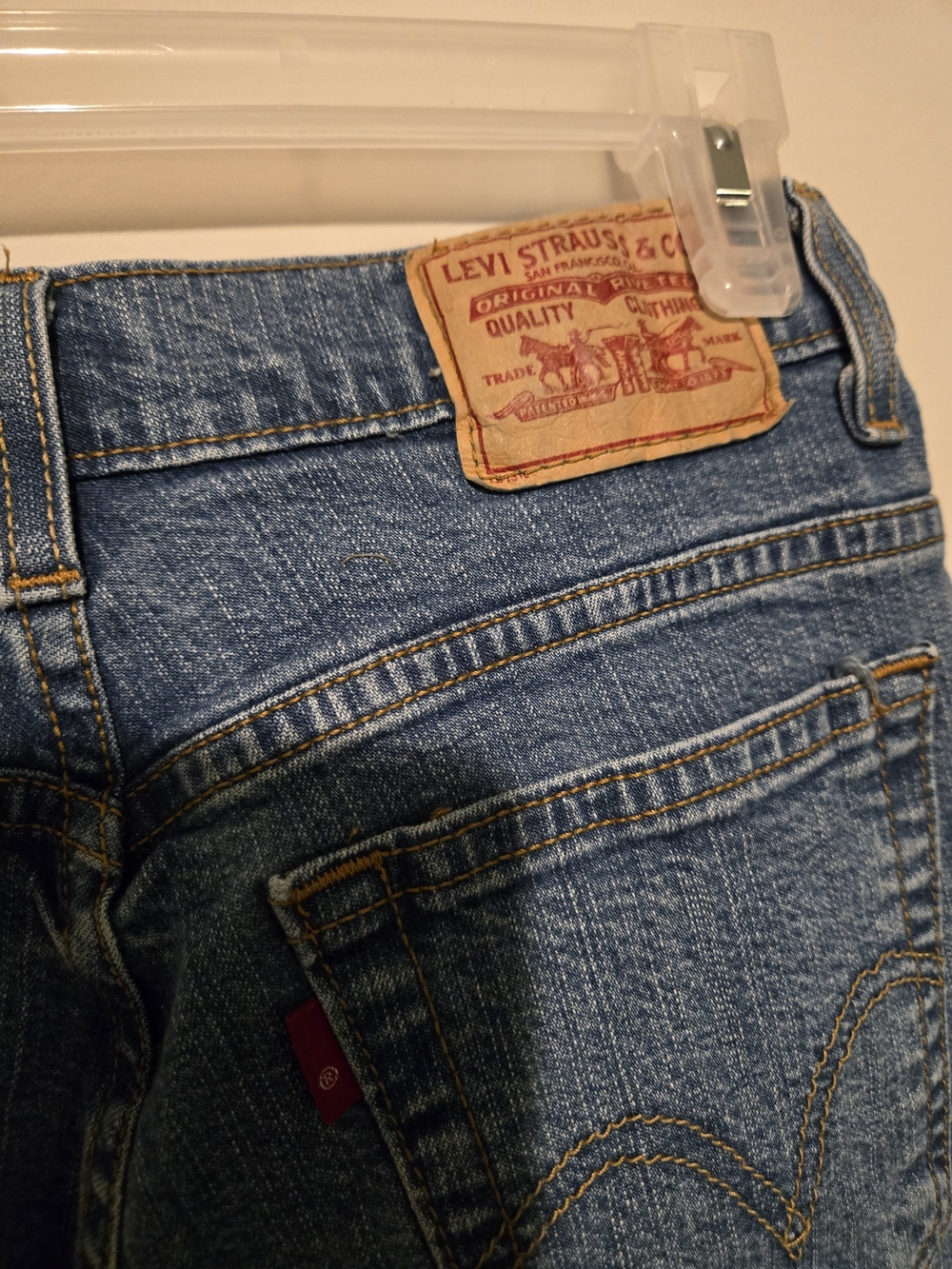 Levi's Slim Straight Women's Blue Denim Jeans Size 6L - Picture 6 of 6